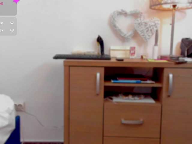 tenny-shy live cam on BongaCams
