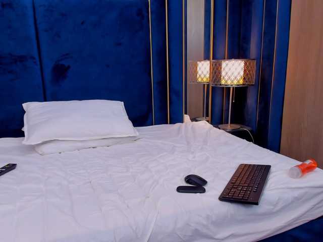 tenny-shy live cam on BongaCams