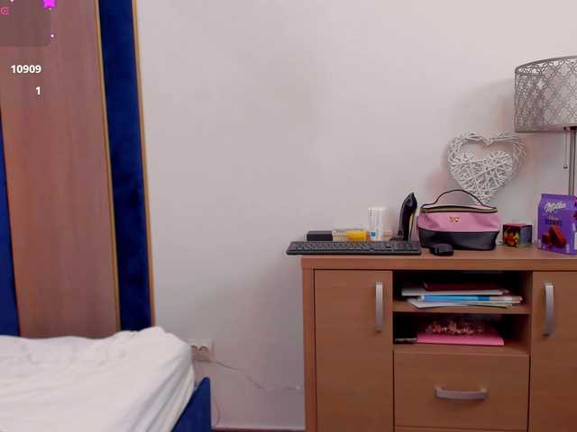 tenny-shy live cam on BongaCams