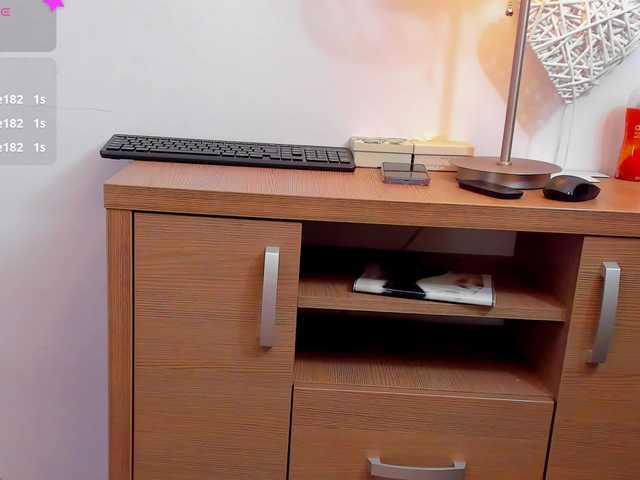 tenny-shy live cam on BongaCams