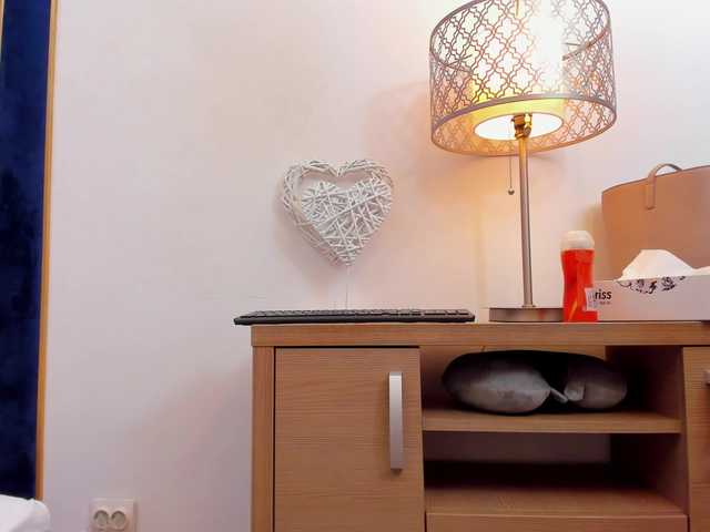 tenny-shy live cam on BongaCams