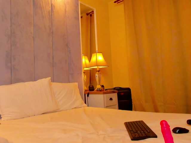 tenny-shy live cam on BongaCams