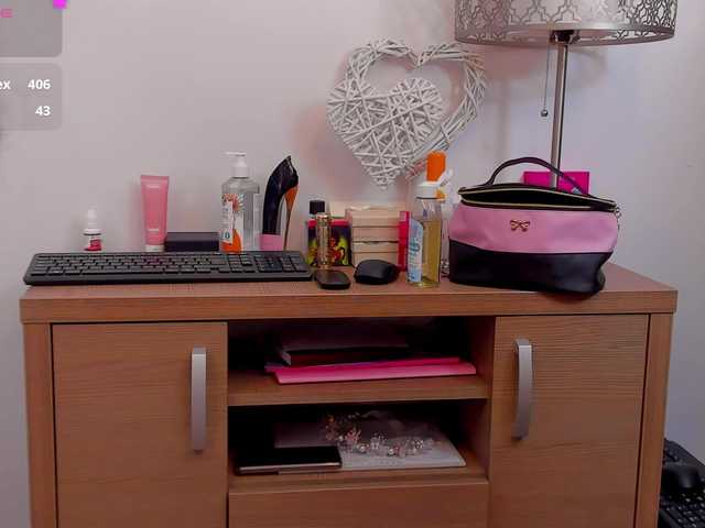 tenny-shy live cam on BongaCams