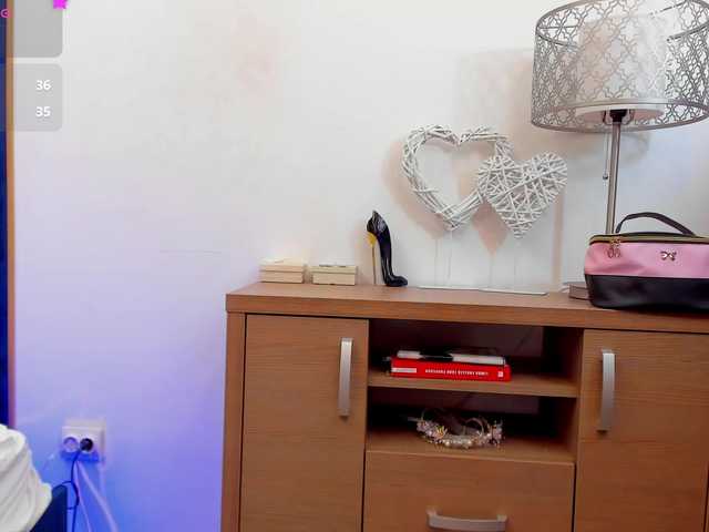 tenny-shy live cam on BongaCams