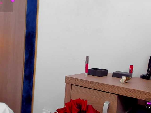tenny-shy live cam on BongaCams