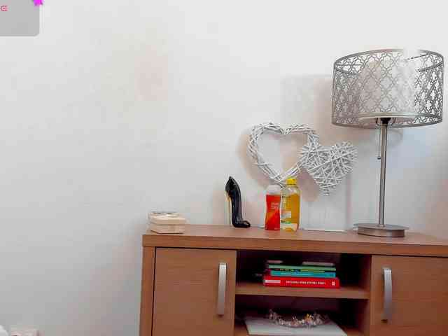 tenny-shy webcam