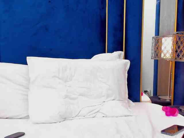 tenny-shy webcam