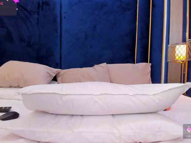 tenny-shy webcam
