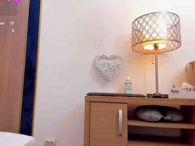 tenny-shy webcam