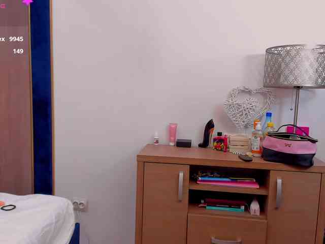 tenny-shy webcam