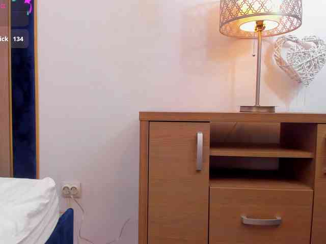 tenny-shy webcam