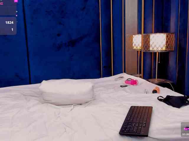 tenny-shy webcam