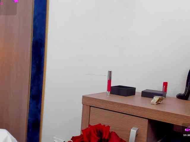 tenny-shy webcam