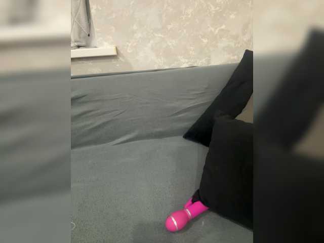 KisaDasha211 live cam on BongaCams
