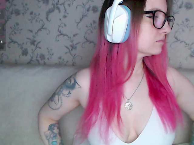 tastycherrypie live cam on BongaCams