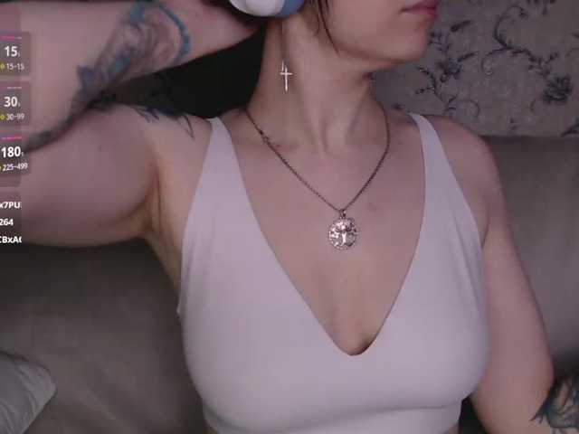 tastycherrypie live cam on BongaCams