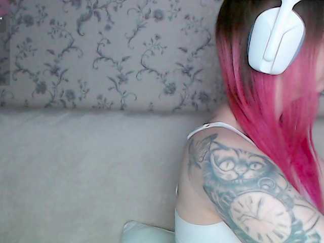 tastycherrypie live cam on BongaCams