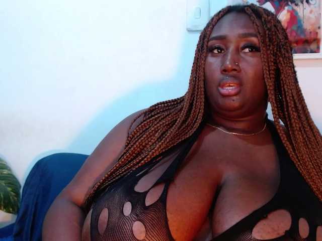 SavannaRichards live webcam show