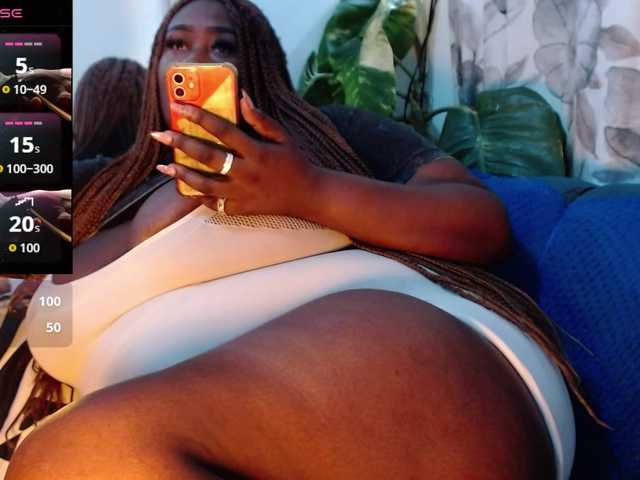 SavannaRichards live cam on BongaCams