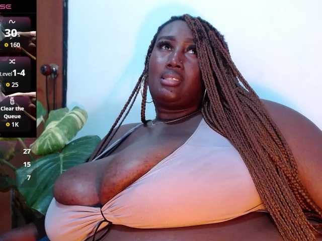 SavannaRichards live cam on BongaCams