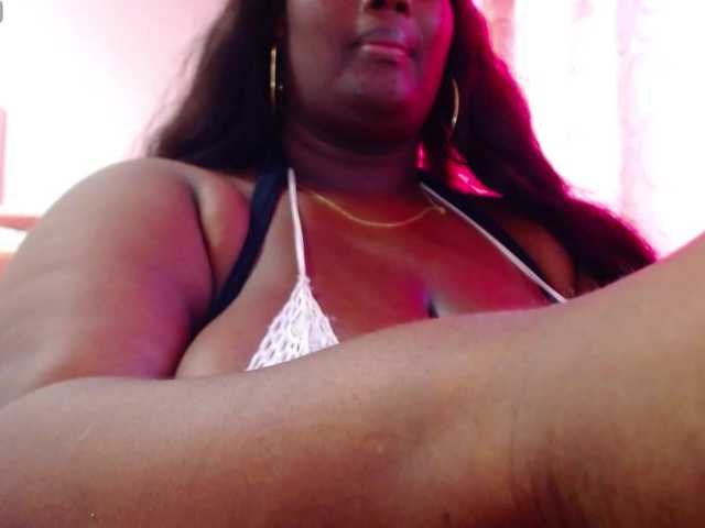 SavannaRichards live cam on BongaCams