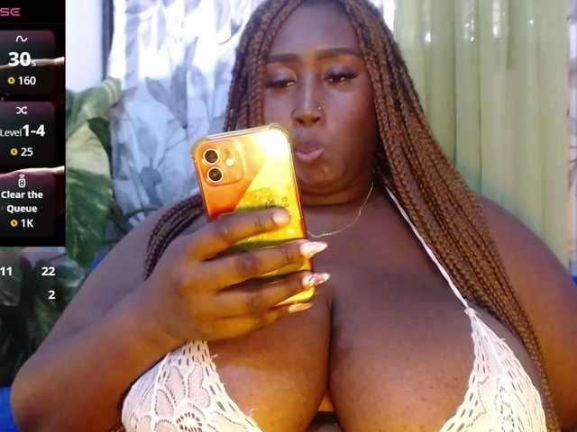 SavannaRichards live cam on BongaCams