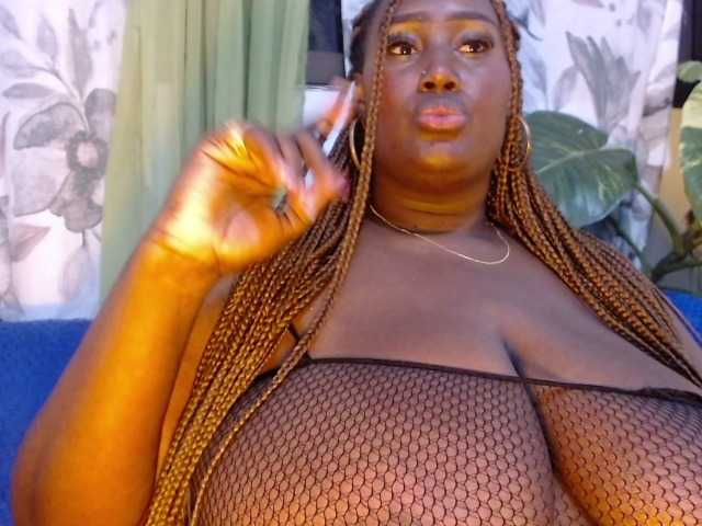 SavannaRichards live cam on BongaCams