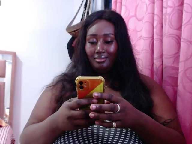 SavannaRichards live cam on BongaCams