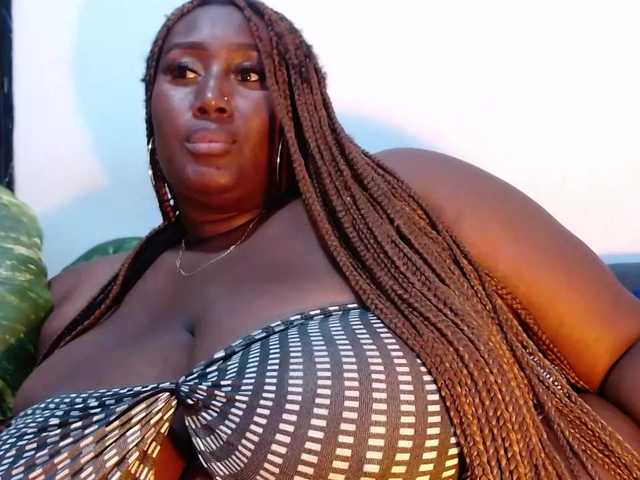 SavannaRichards Live Cam on BongaCams