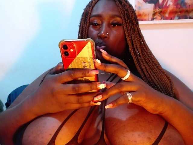 SavannaRichards live webcam show