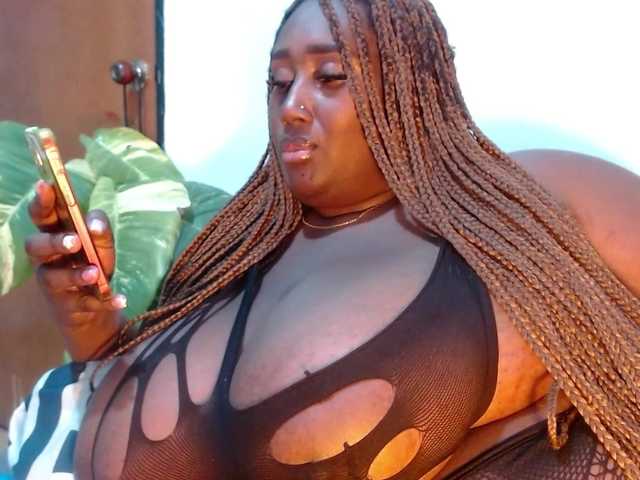 SavannaRichards live webcam show