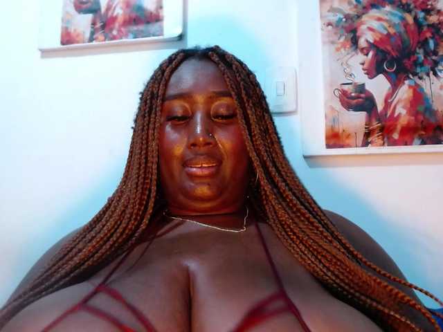 SavannaRichards live cam on BongaCams