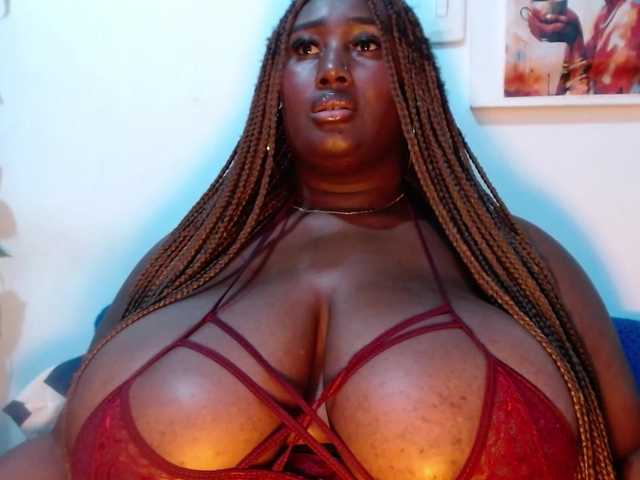 SavannaRichards live cam on BongaCams