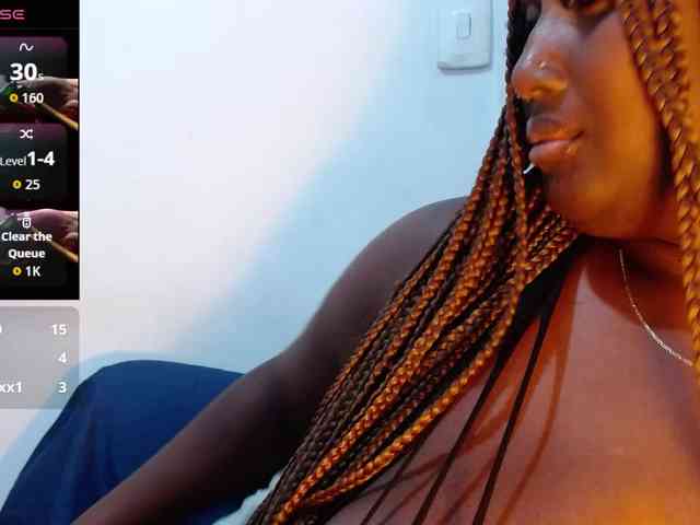 SavannaRichards Live Webcam on BongaCams