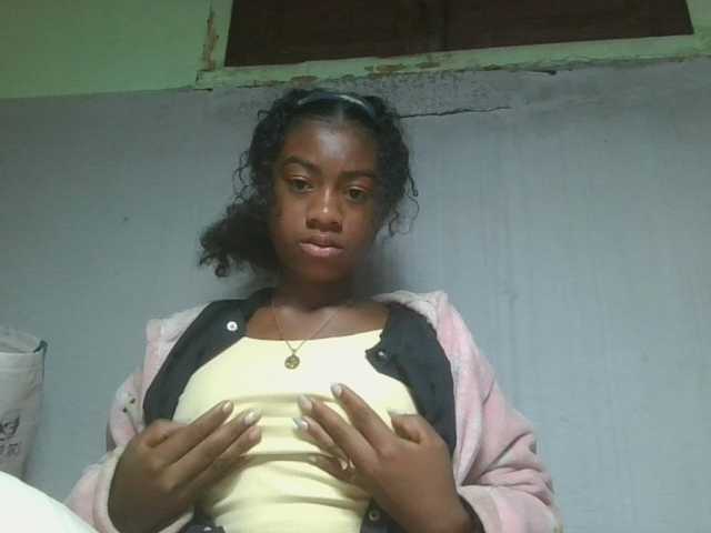 Joela1 live cam on BongaCams