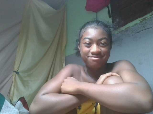 Joela1 live cam on BongaCams