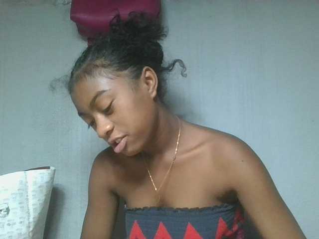 Joela1 live cam on BongaCams