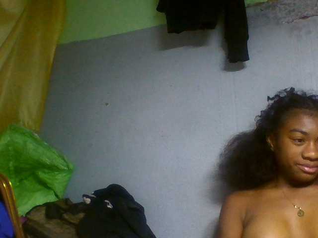 Joela1 live cam on BongaCams