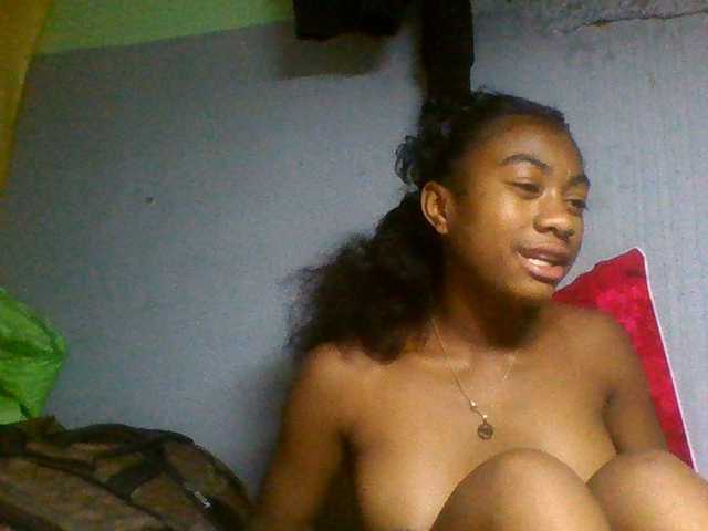 Joela1 live cam on BongaCams