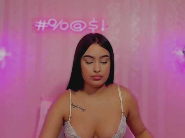 AriaClaire live cam on BongaCams