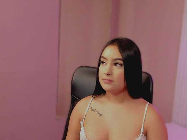AriaClaire live cam on BongaCams