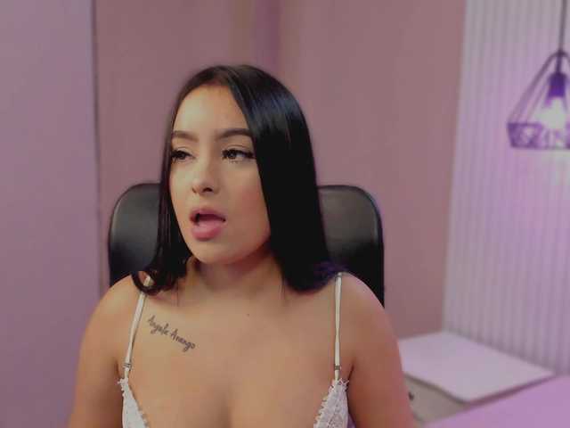 AriaClaire live cam on BongaCams