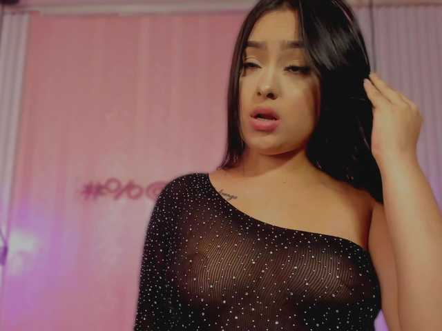 AriaClaire live cam on BongaCams