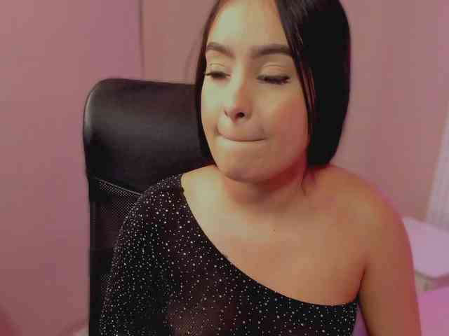 AriaClaire webcam