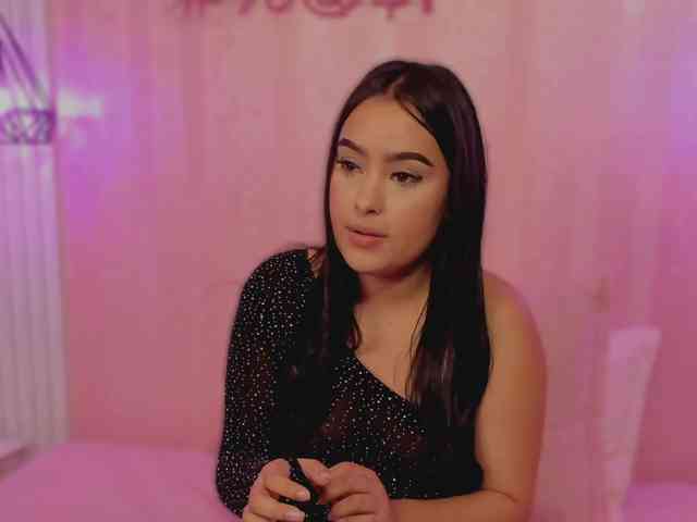 AriaClaire webcam