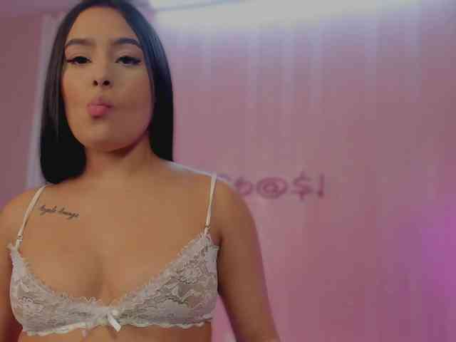 AriaClaire webcam