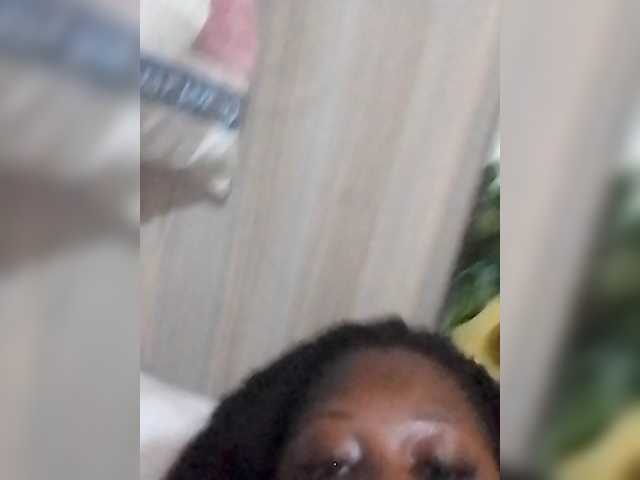 Nessaa live cam on BongaCams