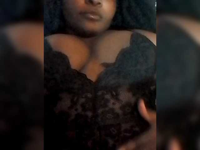 Nessaa live webcam show