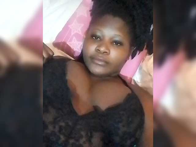Nessaa live webcam show