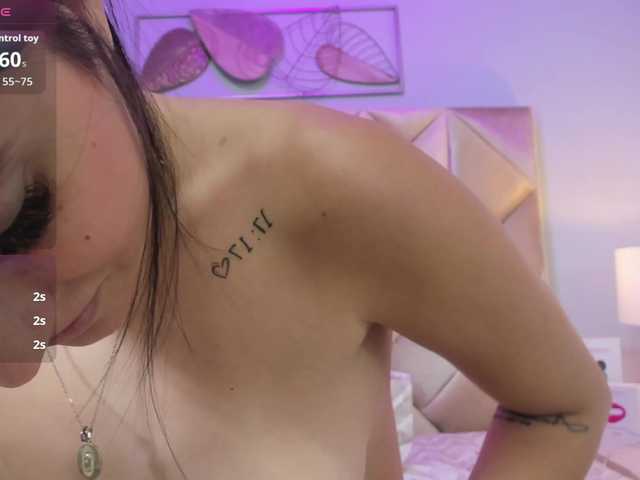 IsaMillerS4 live cam on BongaCams